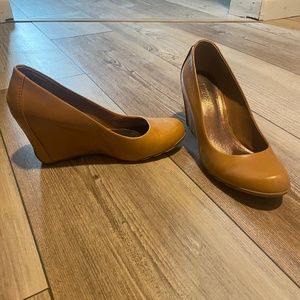 Platform dress shoes